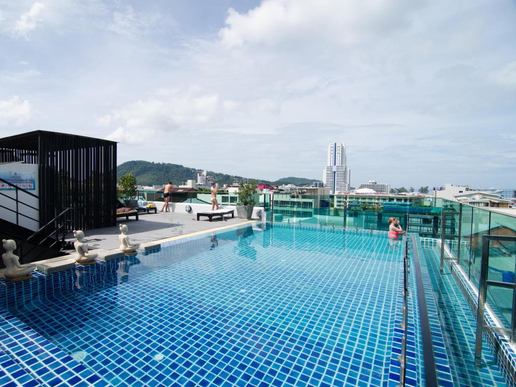 Mirage Express Patong Phuket Hotel Buitenkant foto